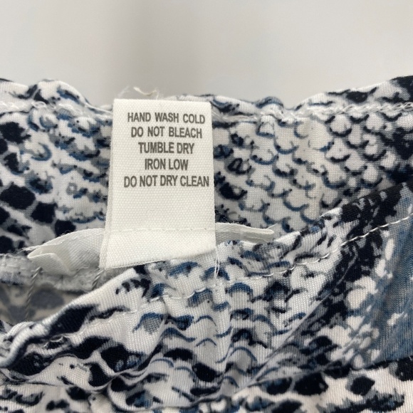 Capella flair leg pants. Size Medium NWT - Picture 8 of 8